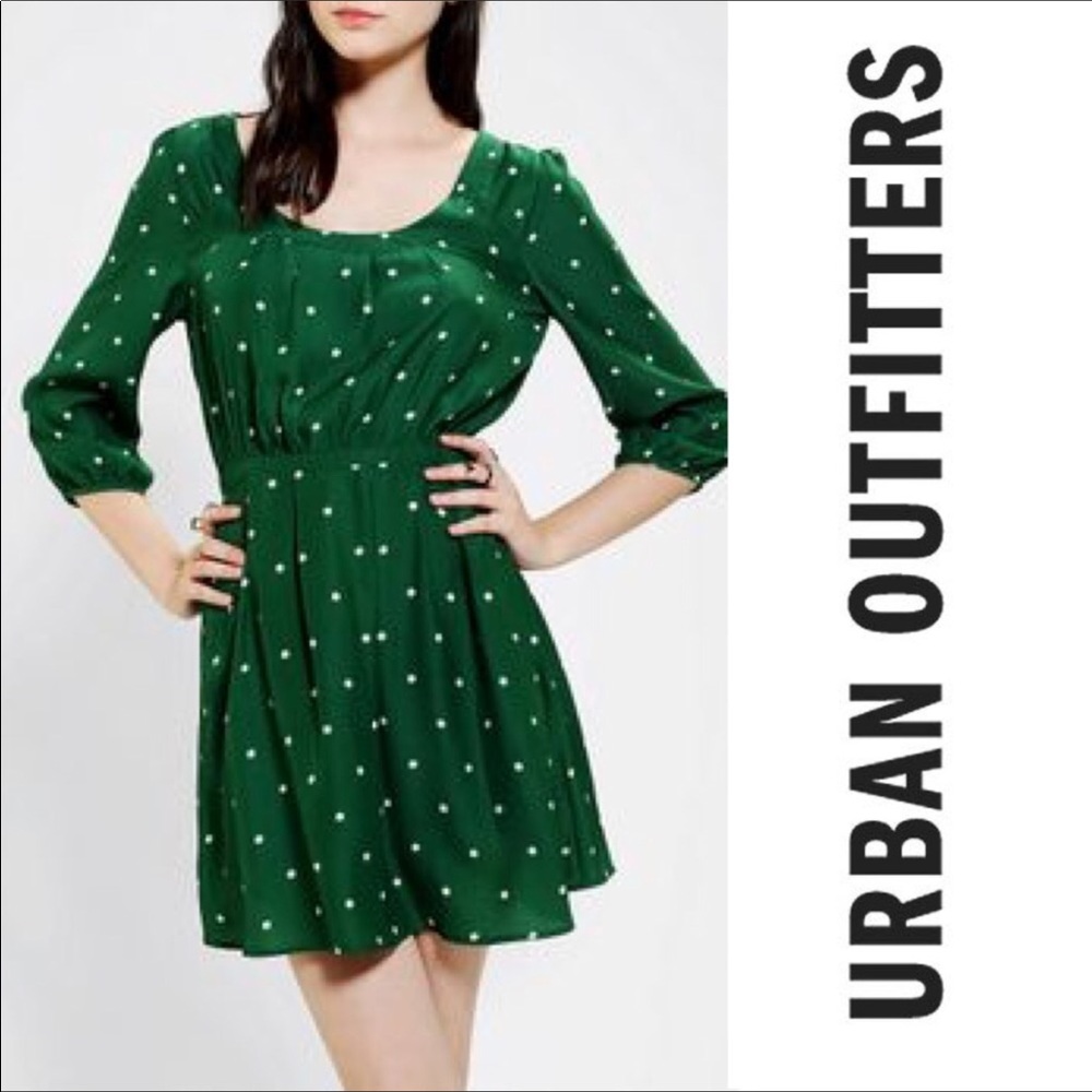 Green polka dotted dress. Pockets!